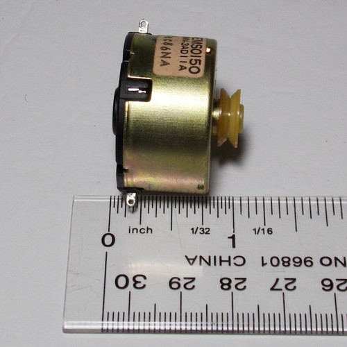 Small electric motor with pulley Matsushita Panasonic VEMS0150 3-12V DC for DIY - Picture 6 of 6