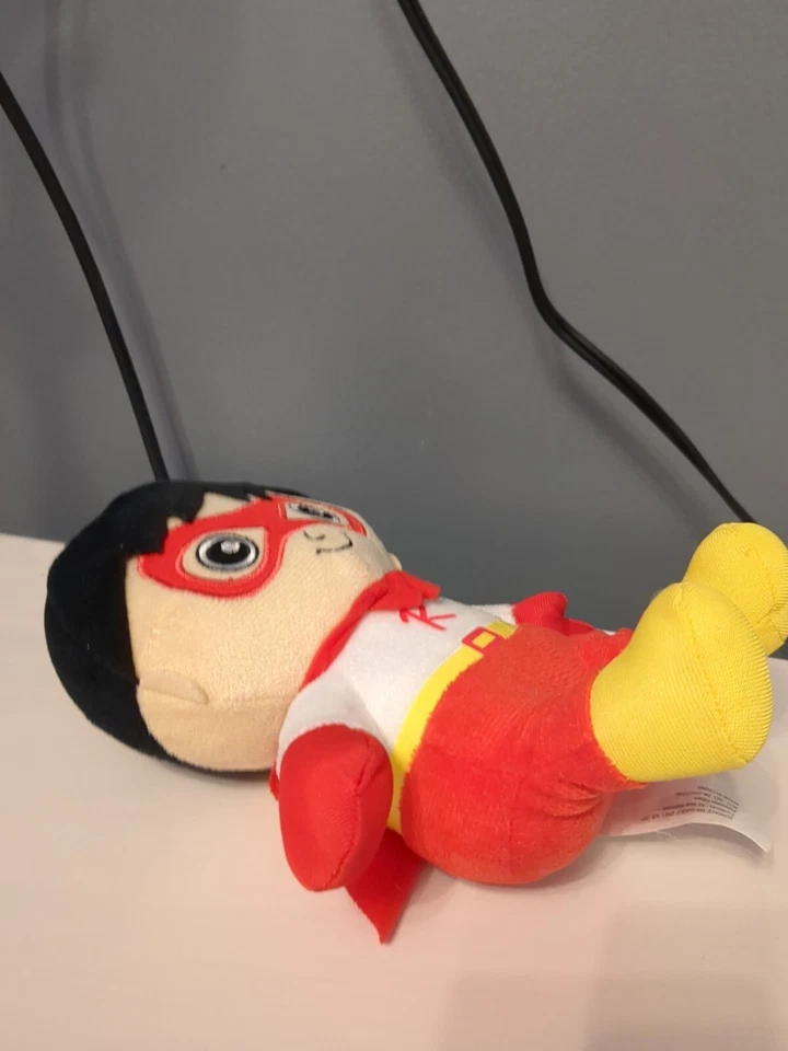 7" Ryan’s World Red Titan Hero Plush Stuffed Figure Toy Gift Ryans Boys Kids Foto 4 de 4