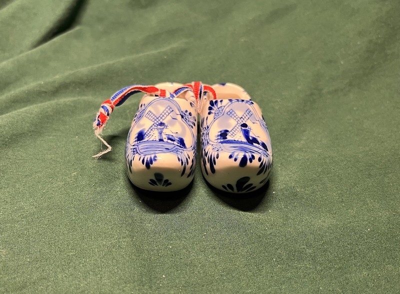 Small Decorative Dutch Shoes in Ceramic-Delft Pattern Decoration or Ornament