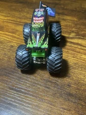 Monster Jam Monster Truck GRAVE DIGGER 1:64 New Loose