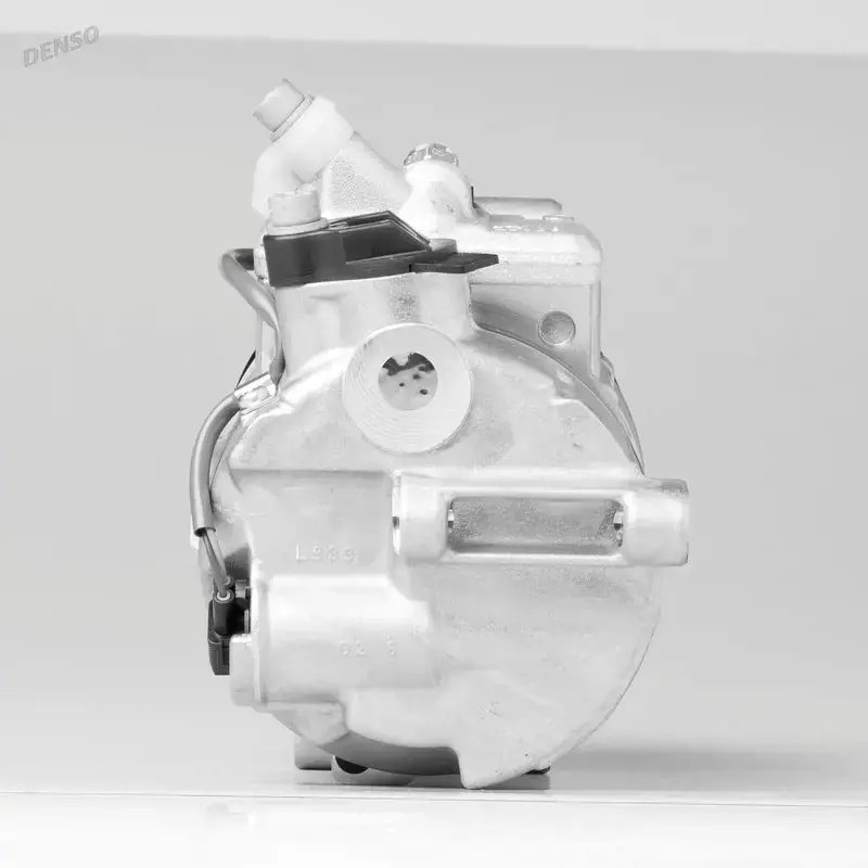 Air conditioning compressor R 134a ND-8 DCP17112 DENSO for MERCEDES-BENZ SLK