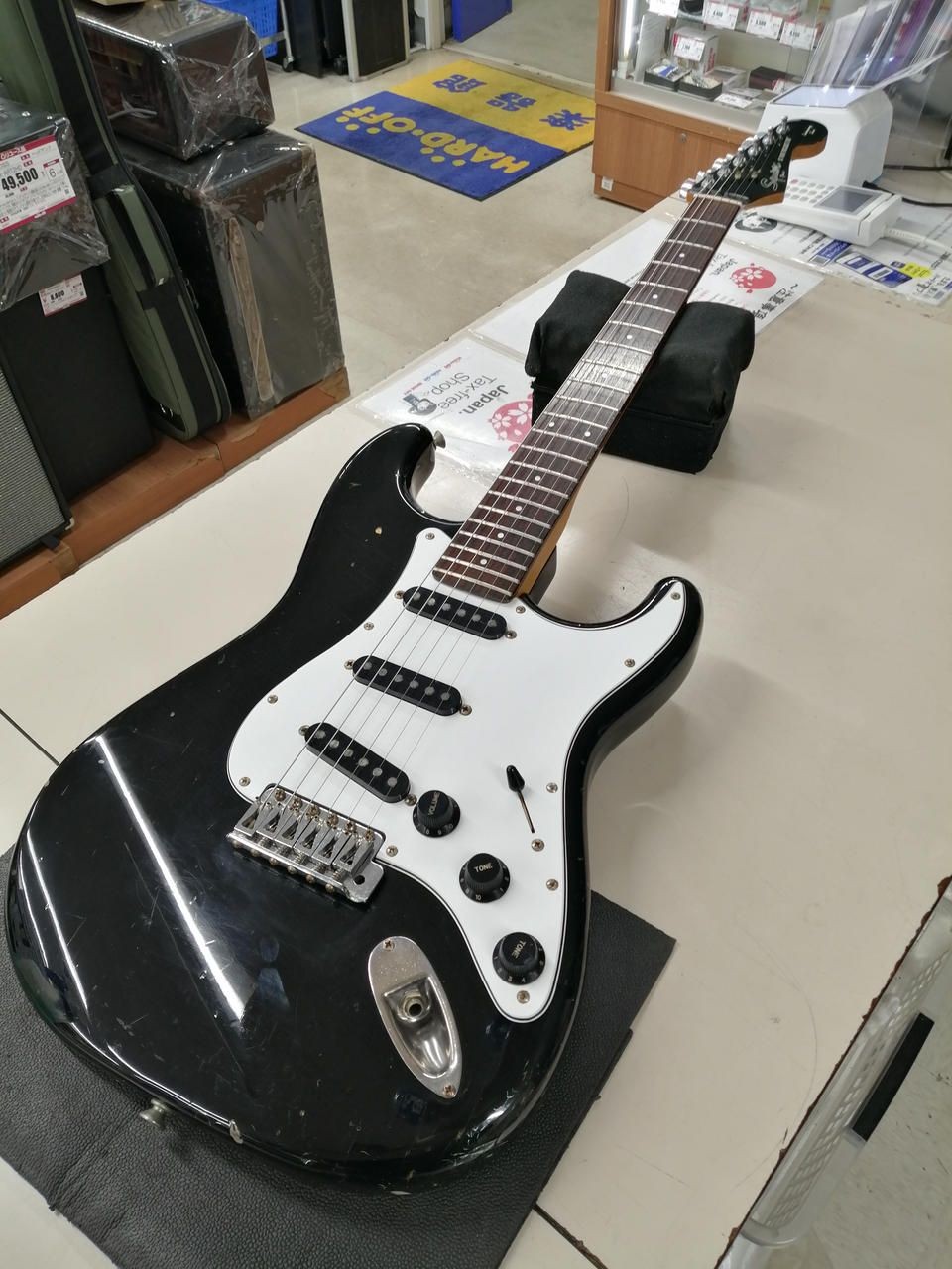 SQUIER BY FENDER Electric Guitar contemporary stratocaster Used