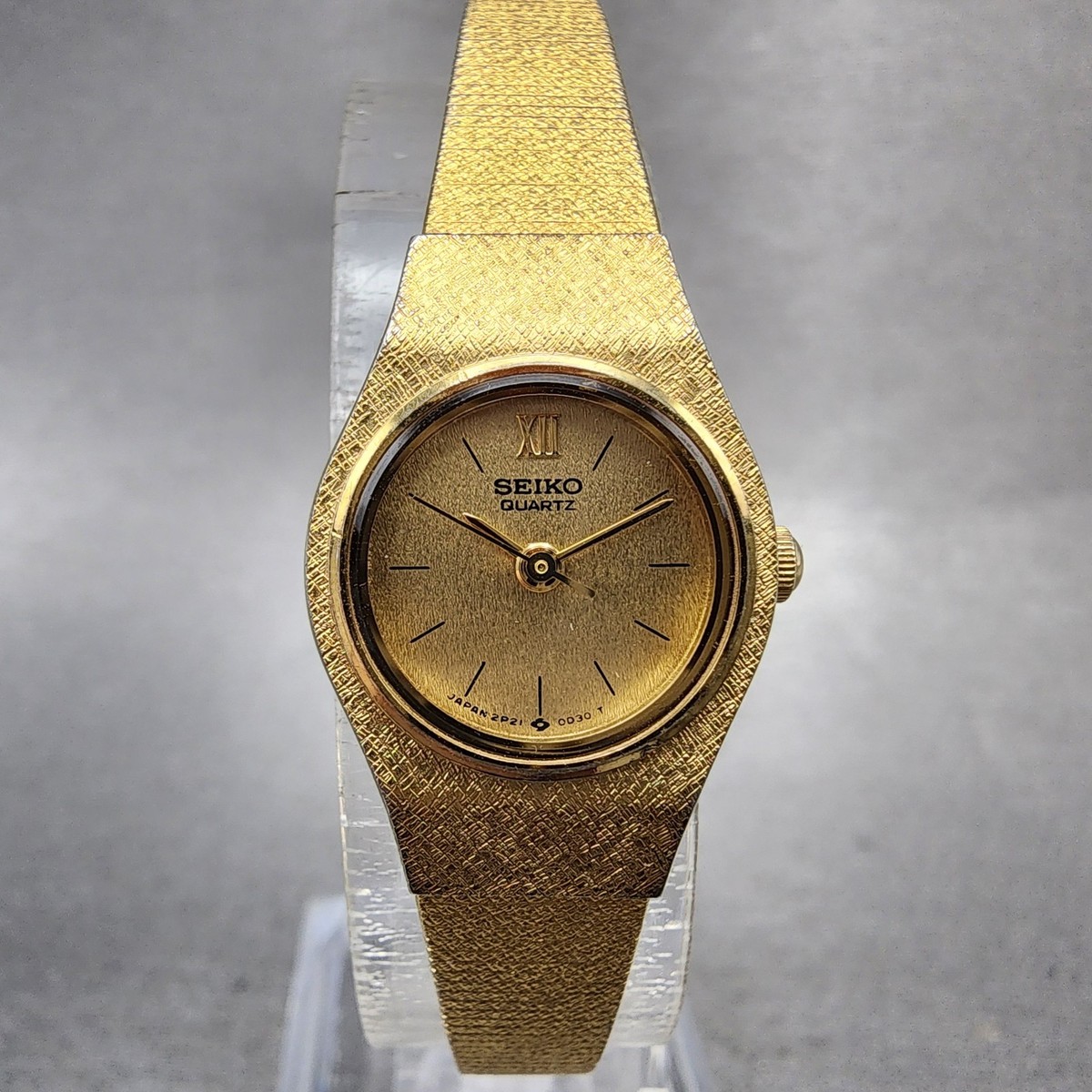 Seiko Watch Women 19mm Gold Dial Gold Tone Round 2P21-0A79  display picture 3