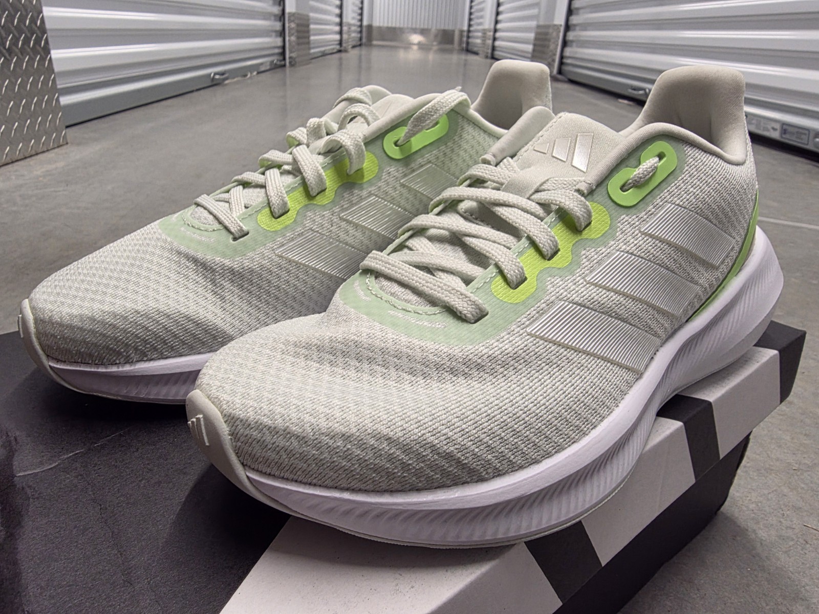 Adidas RunFalcon 3.0 – Grey/Green/White – Women’s Size 6.5/Men’s 5.5 Adidas RunFalcon 3.0 – Grey/Green/White – Women’s Size 6.5/Men’s 5.5