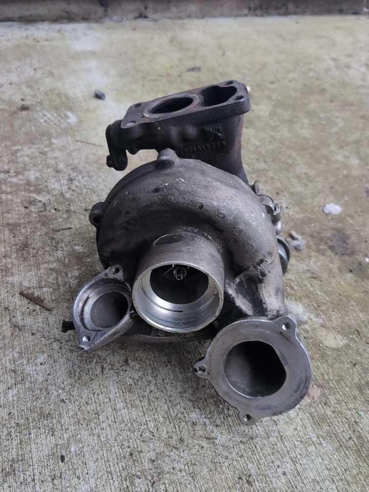 09-11 BMW E90 335d M57 Diesel Engine Turbocharger 7811404 OEM Low Pressure  - Image 2 of 4