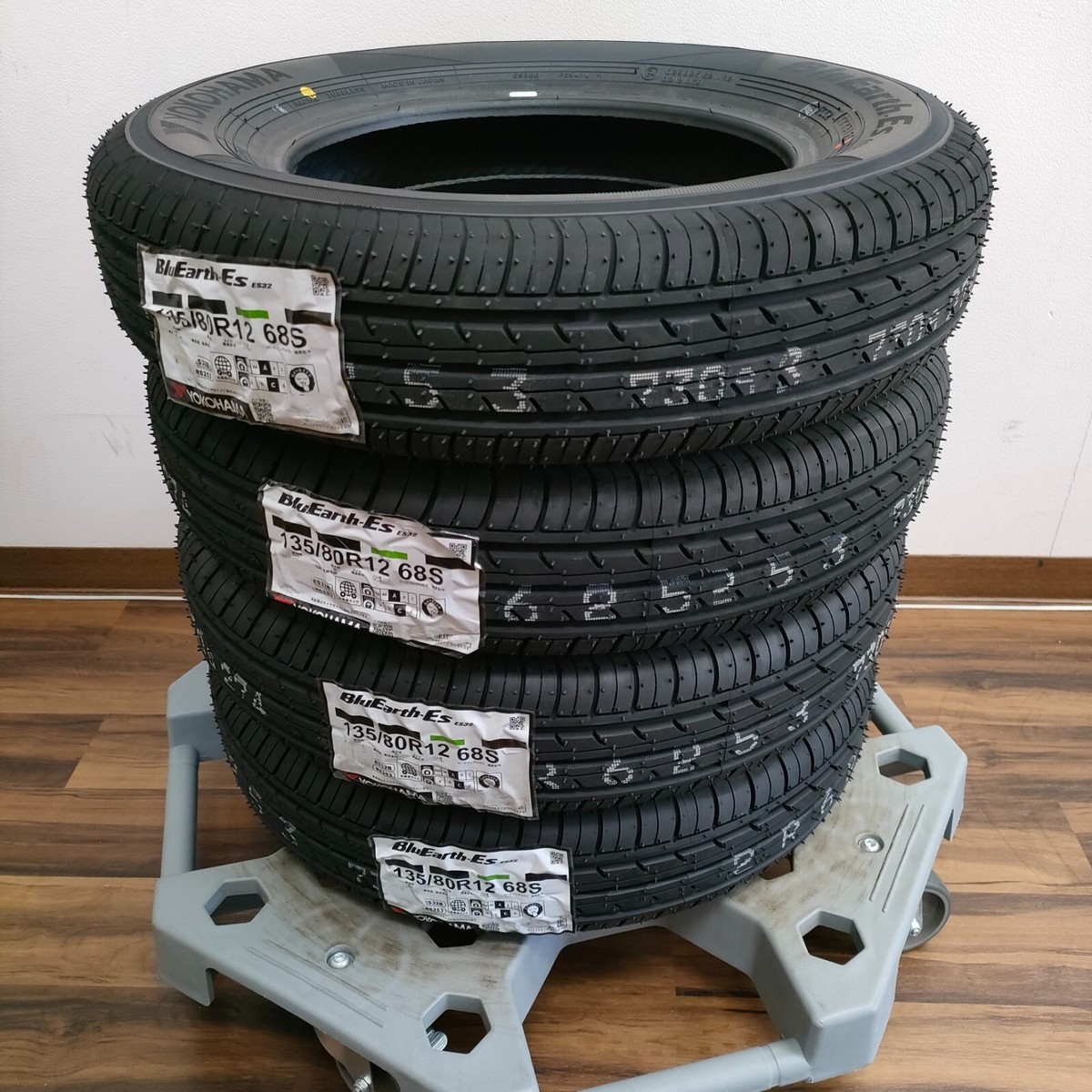 YOKOHAMA BluEarth-ES ES32 135/80R12 68S Set of 4 Tire Kei YOKOHAMA BluEarth-ES ES32 135/80R12 68S Set of 4 Tire Kei