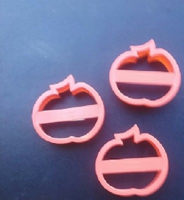 HALLOWEEN COOKIE CUTTER SET PUMPKINS PUMPKIN LOT 3 NEW PLASTIC CUTTERS TABS NEW