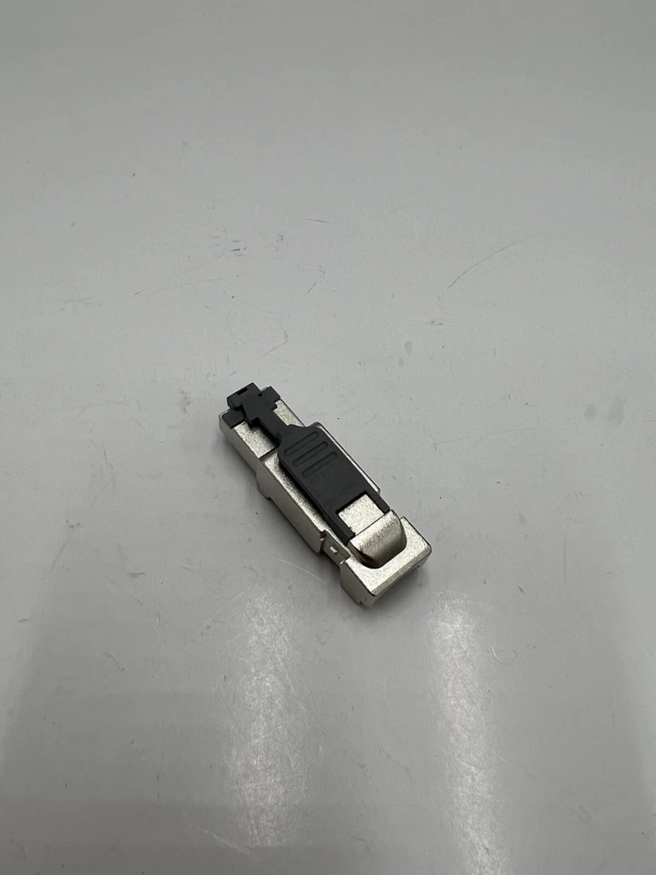 Подлинный Leviton CAT 6A экранированный универсальный безинструментальный штекер 6APLG-S6A - Изображение 4 из 4