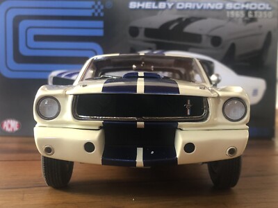 ACME 1965 FORD Mustang Shelby Gt350R & 1970 Ford F-350 Ramp Truck Gulf