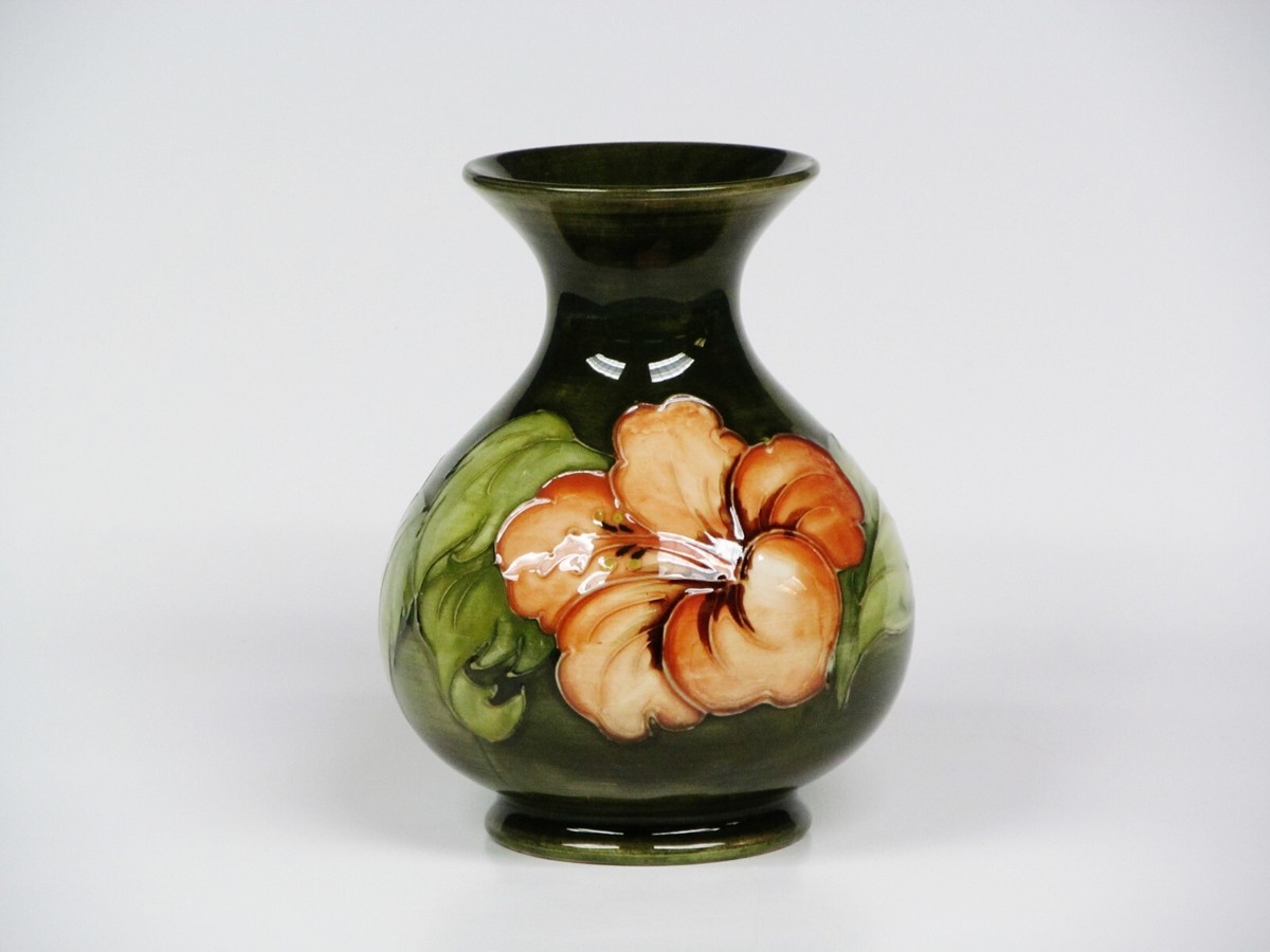 William Moorcroft Hibiscus ( Green ) Vase With 