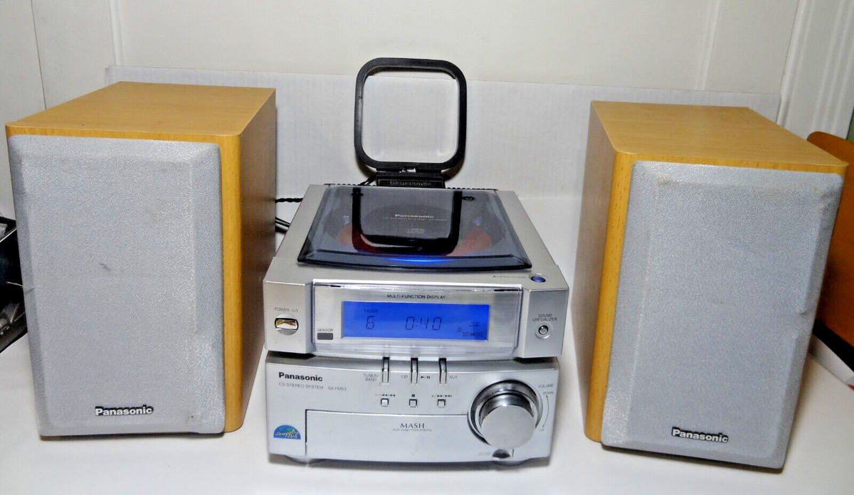 Panasonic CD Player FM & AM Radio Tuner & Speakers + Aux Input