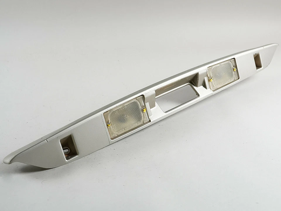 Luz de licencia Kia Sedona 2002-2005 lámpara tapa panel moldura trasero 2K53a51270 OEM Foto 4 de 4