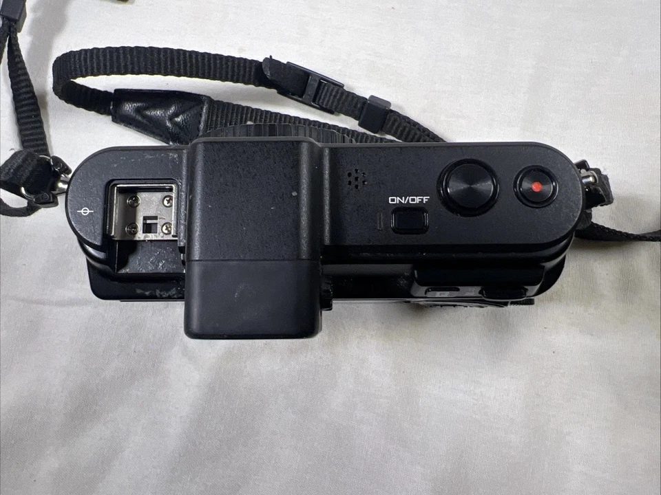 Cámara Nikon 1 V1 Mirrorless CX Cuerpo 10.1MP Solo 2236 Accionamientos. Foto 3 de 4