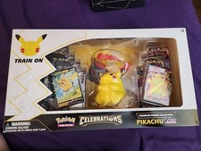 Pokémon TCG Celebrations Premium Figure Collection Pikachu VMAX