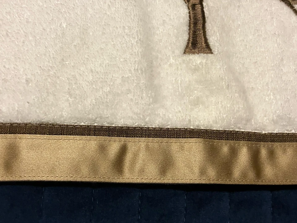 One(1) AVANTI Bath Towel Birds On A Tree Of Life Golds Copper Silver Birds White - Image 3 of 4