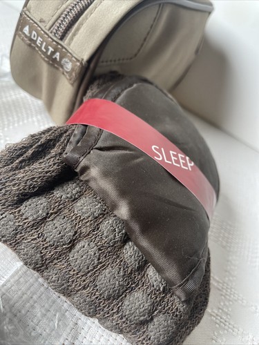 Delta Airlines First Business Toiletries Travel Kit Bag Socks Sleep Mask Unused - Picture 11 of 11