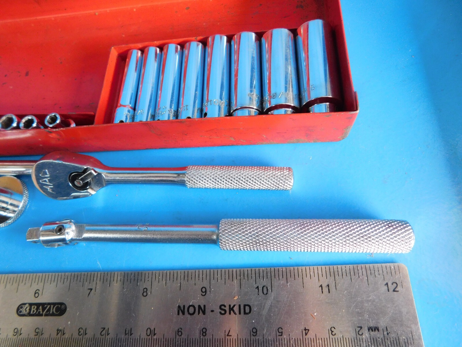 MAC TOOLS 1/4 in. Dr. Socket Set in Metal Box | Aftermarket Branded ...