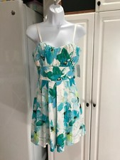 New Women’s Snap Dress Size 9 Multi Colored Flower Patterns Stretch Summer