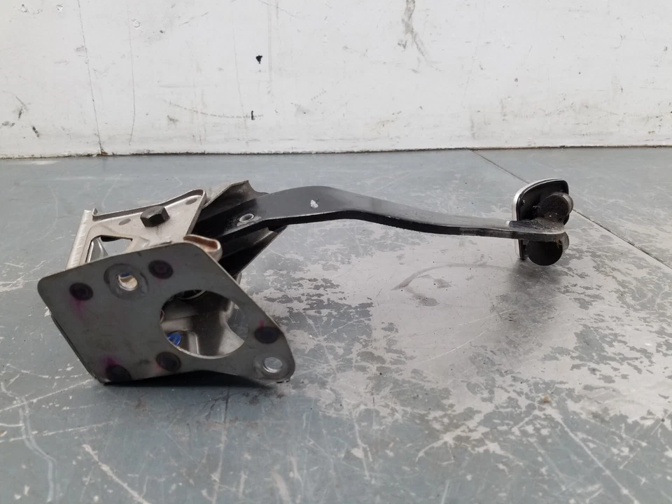 2003 Honda S2000 AP1 Clutch Pedal Assembly #2917 S1 - Image 4 of 4