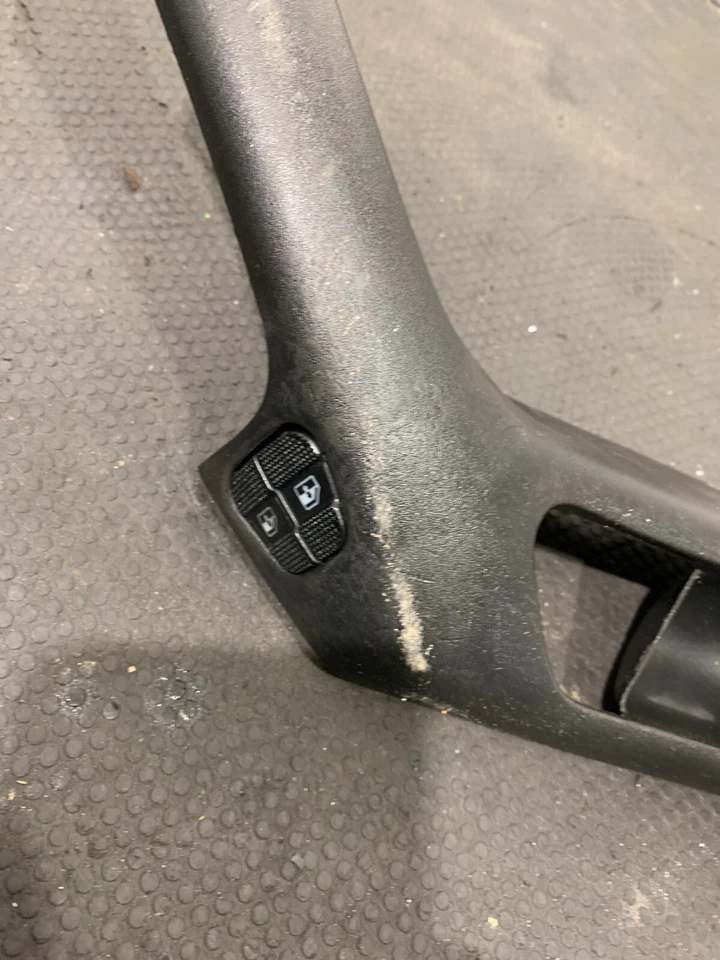 1999 VOLKSWAGEN GOLF DRIVER LATERAL MAÇANETA INTERIOR DA PORTA COM INTERRUPTORES 1H2867198B#2 - Imagem 2 de 4