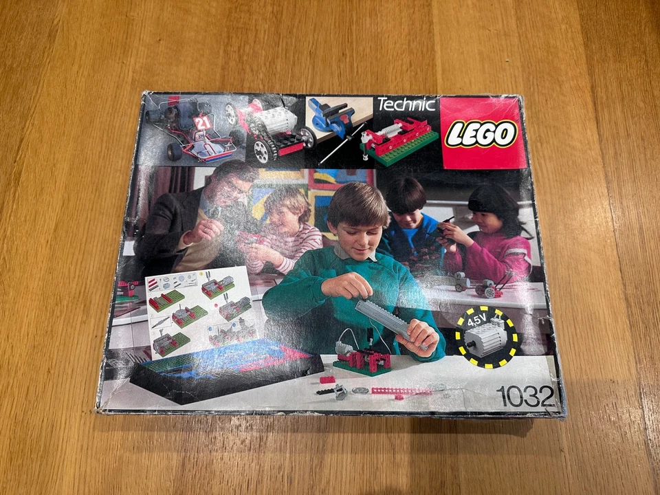 LEGO 1032 TECHNIC II Set {4.5v}, photo 2 of 5