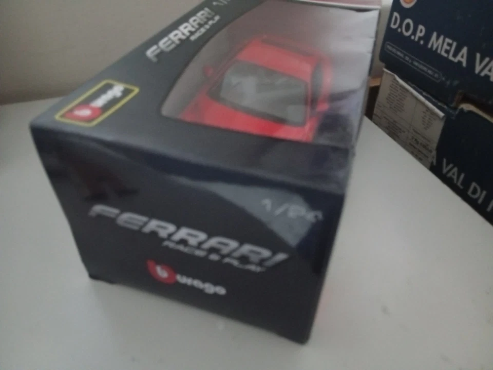 Ferrari F12 Berlinetta Burago 1 24 - Immagine 4 di 4