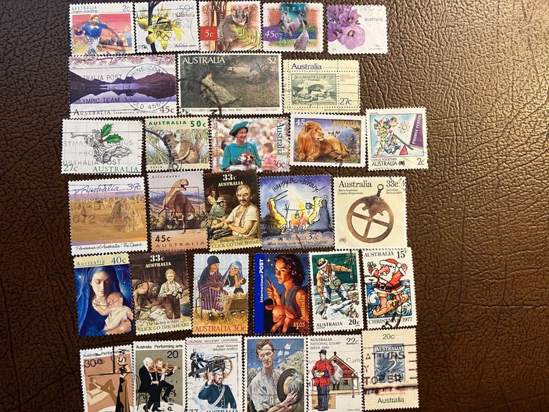 30 USED STAMPS FROM AUSTRALIA