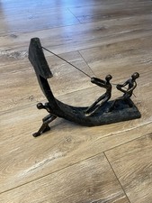Moderne Kunst-Skulptur „An einem Strang ziehen“ – Neuwertig