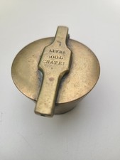Ancien poids à godets en bronze – pile à godets marquée “1 LIVRE 500G CHATEL” –