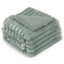 Waterproof Dog Blanket, Soft Fleece Blanket for Couch Protector, Reversible P...