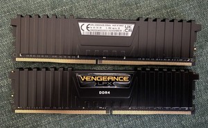 【中古】Corsair Vengeance LPX 32GB DDR4 CORSAIR VENGEANCE LPX DDR4 RAM 32GB (2x16GB) 2666MHz CL16-18-18-35