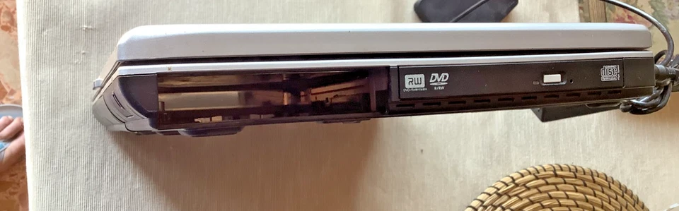 COMPAQ NX9030 Intel Pentium M 1,4GHz Centrino 512MB 80GB Firewire • Win XP PRO - Immagine 4 di 4