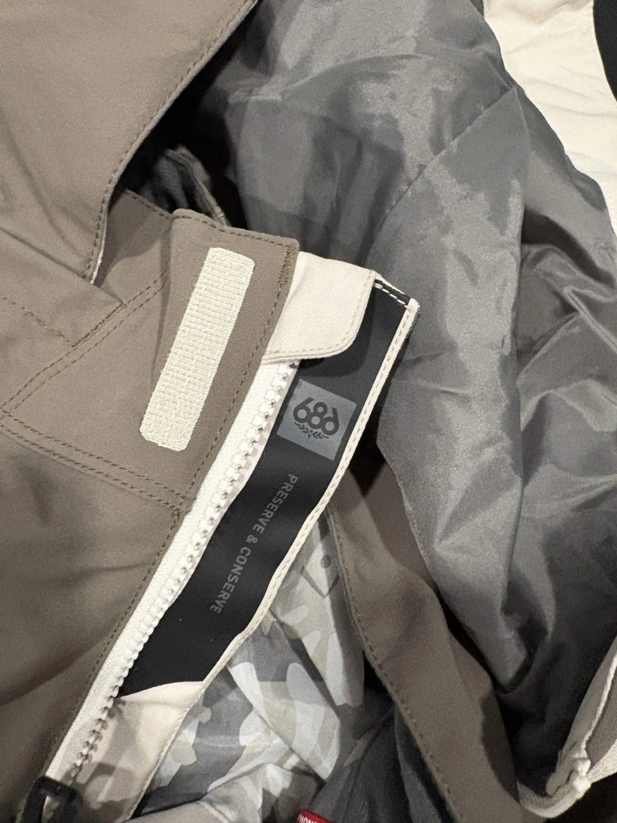 686 Men's Dojo Shell Jacket in the Tobacco Colorblock - product detail image 3