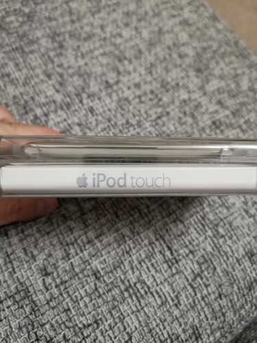 Apple iPod Touch 2nd generation Black 16G A1288 Never Used, rare for collectors - Picture 4 of 5