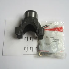 32 Spline 1310 Yoke Non CV Chevy Ford Dodge Jeep NP 203 205 208 W/ U-Bolt kit