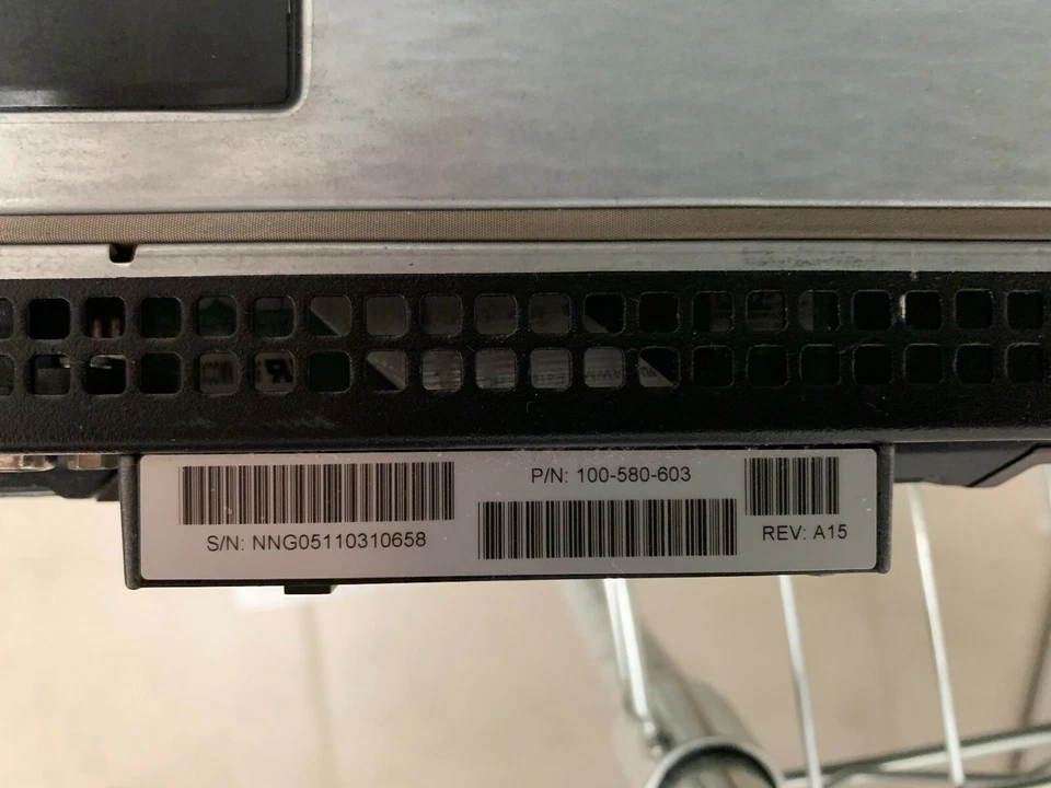 Dell R710 E5520 2,2 GHz 16 GB de RAM PERC 6i Foto 2 de 4