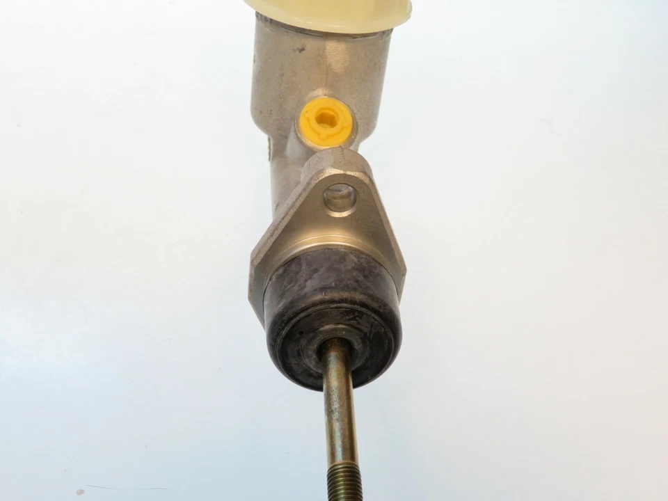 Cilindro mestre de freio de furo 5/8" compatível com Ford Anglia Nash Metropolitan e Lotus Seven - Imagem 2 de 4