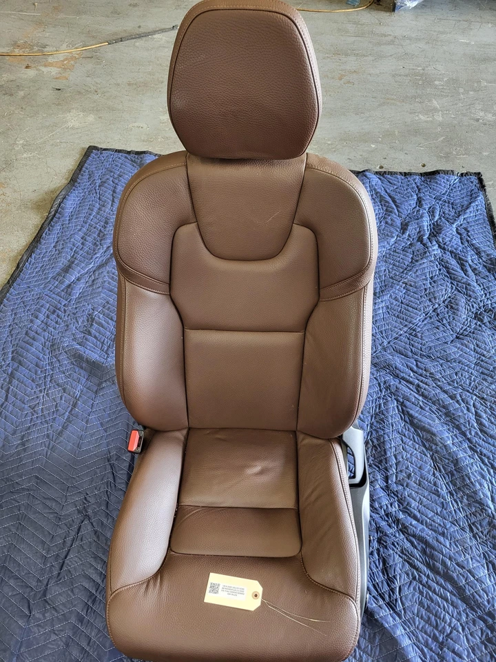 Asiento del conductor delantero izquierdo Volvo XC60 2022 2,0 L TRACCIÓN DELANTERA USADO OEM Foto 2 de 4