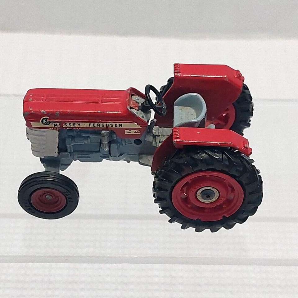 Corgi Toys No. 66, Massey-Ferguson 165 Tractor (Broken Pipe) Red Vintage Toy - Image 2 of 4
