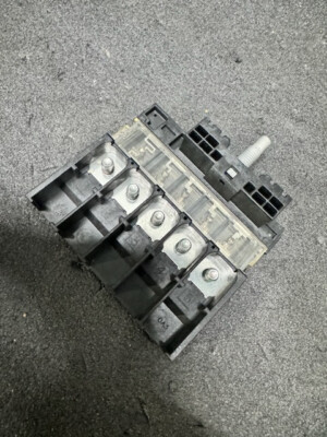 NEW OEM  2011-2025 Dodge Durango / Jeep Grand Cherokee Main Fuse Block 68089468