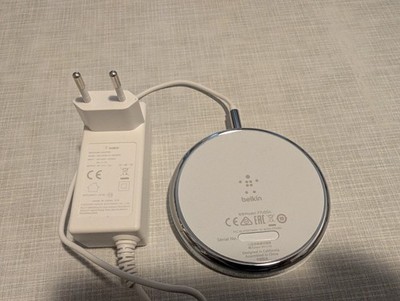 Belkin kabellose Ladestation F7U054 mit Netzteil, Weiß/Silber