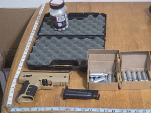 Byrna SD launcher kit WITH projectiles, CO2,  OILER cartridge READ
