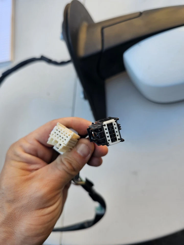 Espejo retrovisor de puerta blanco del lado derecho del pasajero eléctrico compatible con GMC YUKON 2007-2008 OEM Foto 3 de 4