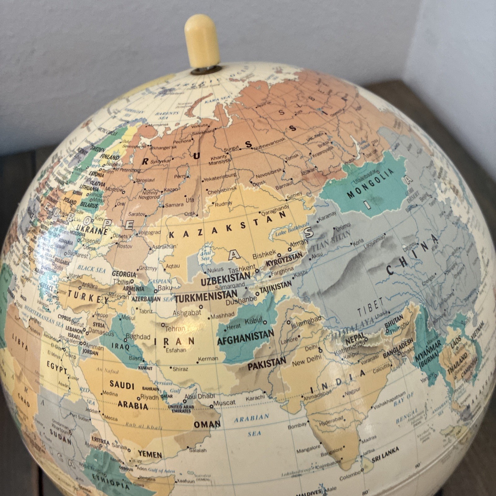 Vintage 1990s Geo Safari Talking Interactive Globe Learning Game 6490 (ST)