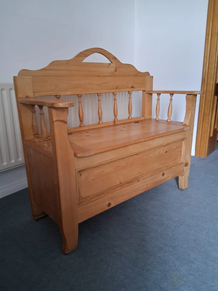 Liebhaberstück Truhenbank mit Stauraum - Bild 4 von 4