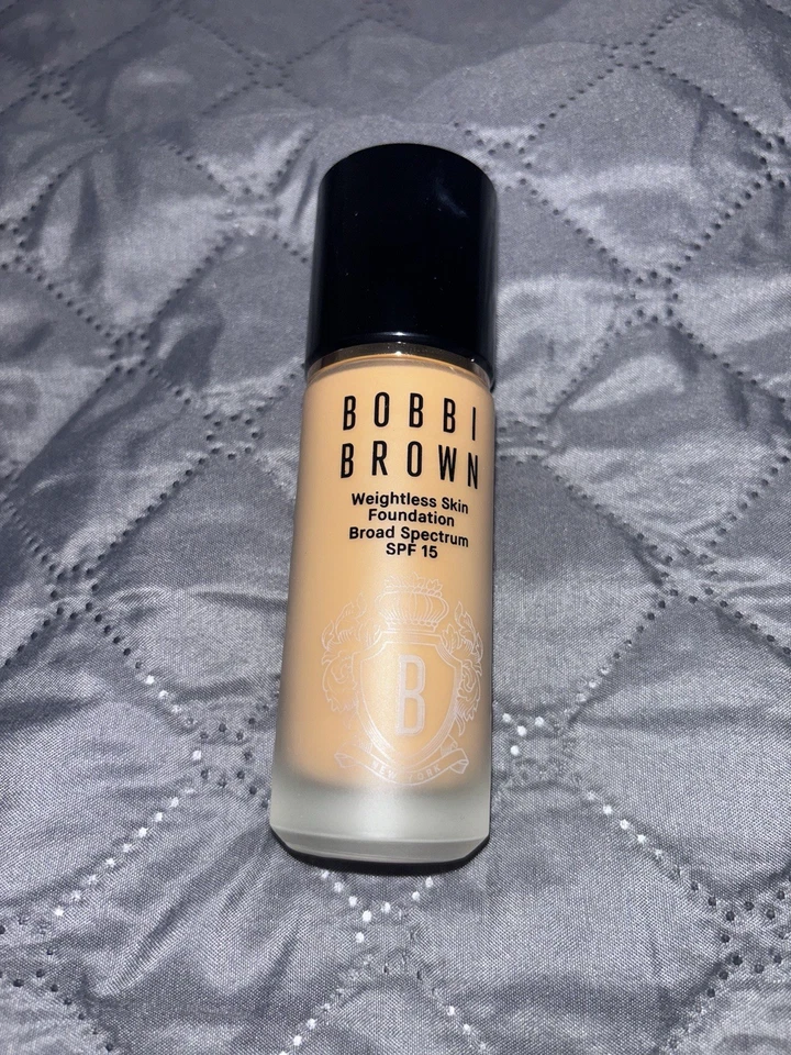 Bobbi Brown WEIGHTLESS SKIN FOUNDATION SPF 15 SZ 1 fl oz/30 ml WARM HONEY NEW - Image 2 of 4