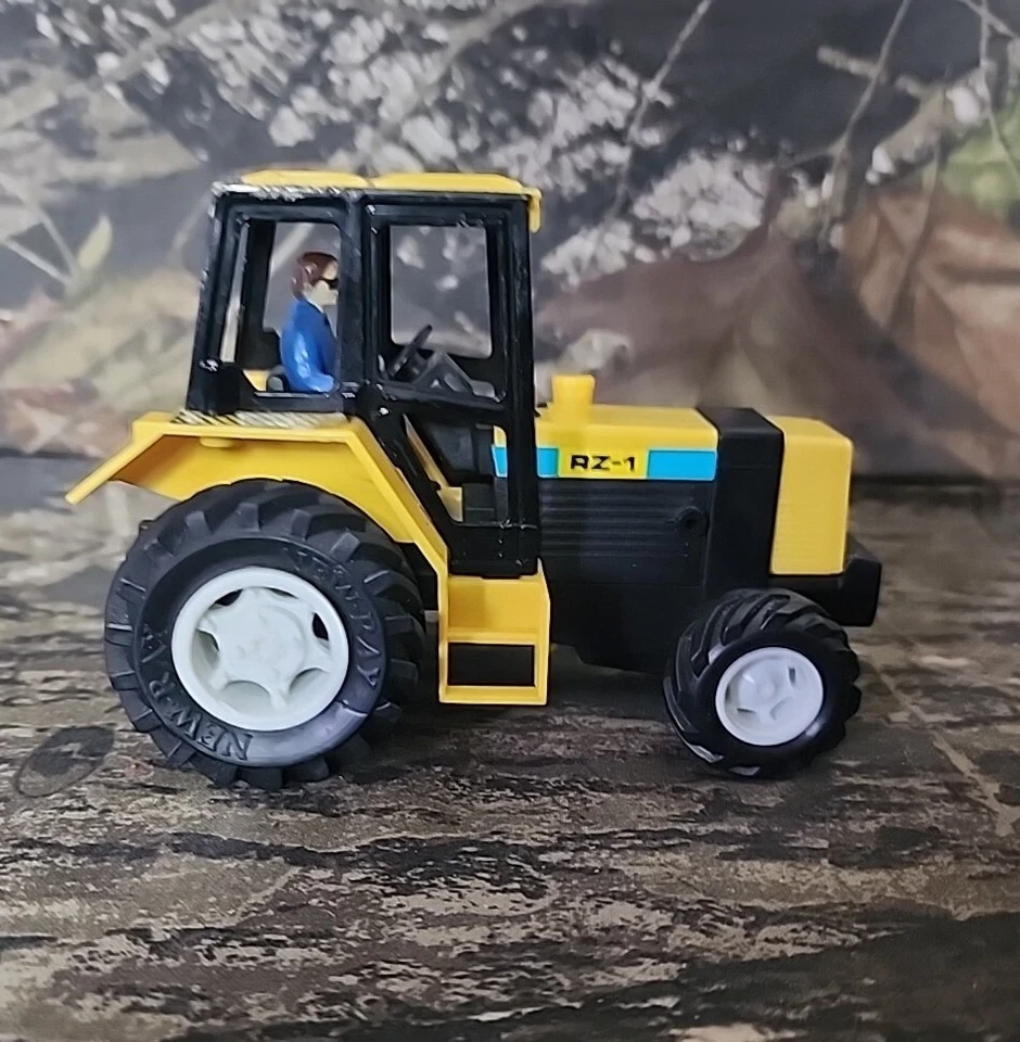 New Ray Toys Co. Ltd RZ-1 Push Tractor - Image 4 of 4