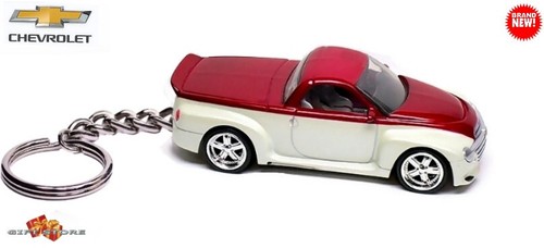 🎁 🏁 🆕 VERY RARE KEYCHAIN WHITE RED CHEVY SSR CUSTOM Ltd Ed.💕GREAT GIFT💕🏁🎁 - Picture 4 of 11