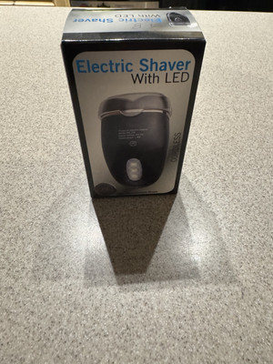 Battery Operated Electric Shaver With LED New