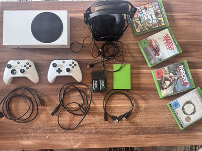 Microsoft Xbox Series S Konsole Weiẞ 512GB 2 Controller & Zubehörpaket 